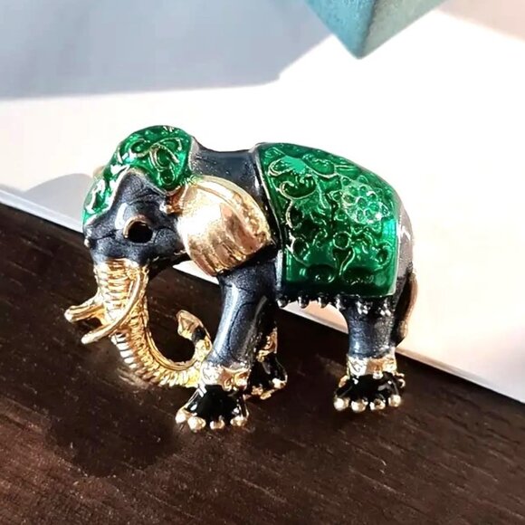 Ganesha Elephant Enamel Brooch Pin Stunning Green Gold India Coat Scarf Lapel - Picture 1 of 2